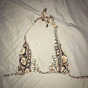 Billabong triangle top